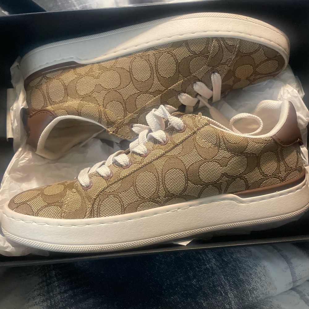 Size 8 Coach Shoes